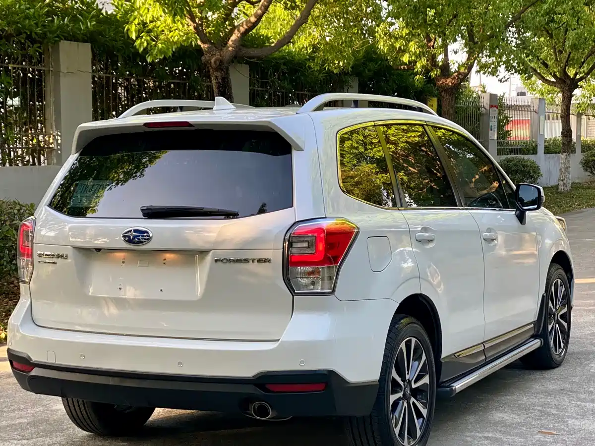 Subaru Forester 2016 2.5i Prestige Navigation Edition фото 13