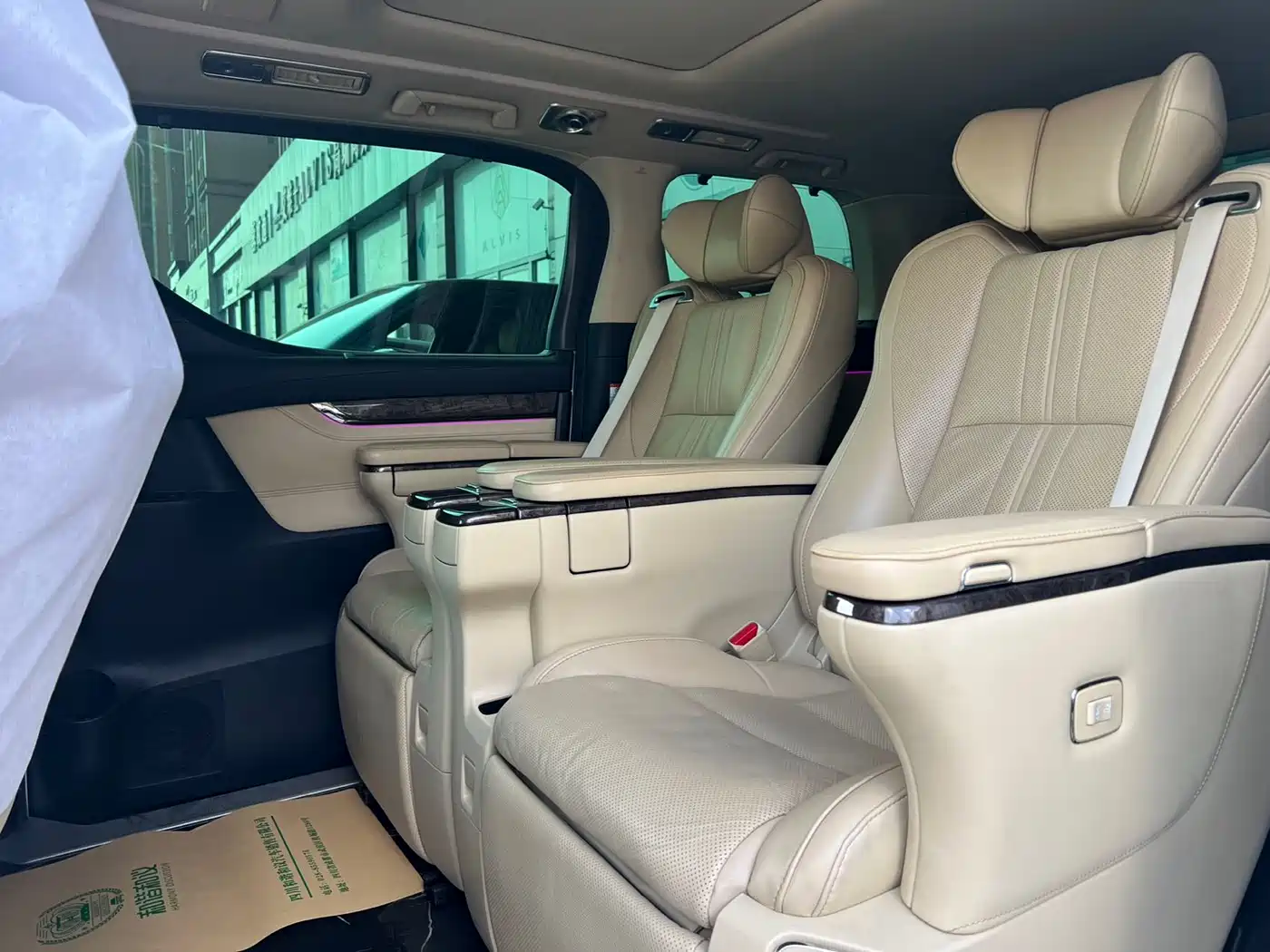 Toyota Alphard 2020 Hybrid 2.5L Premium Edition фото 4