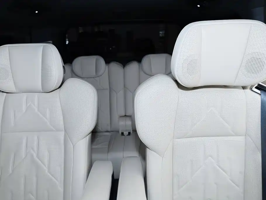 ZEEKR 009 2026 2024 6-seat Executive AWD 108kWh