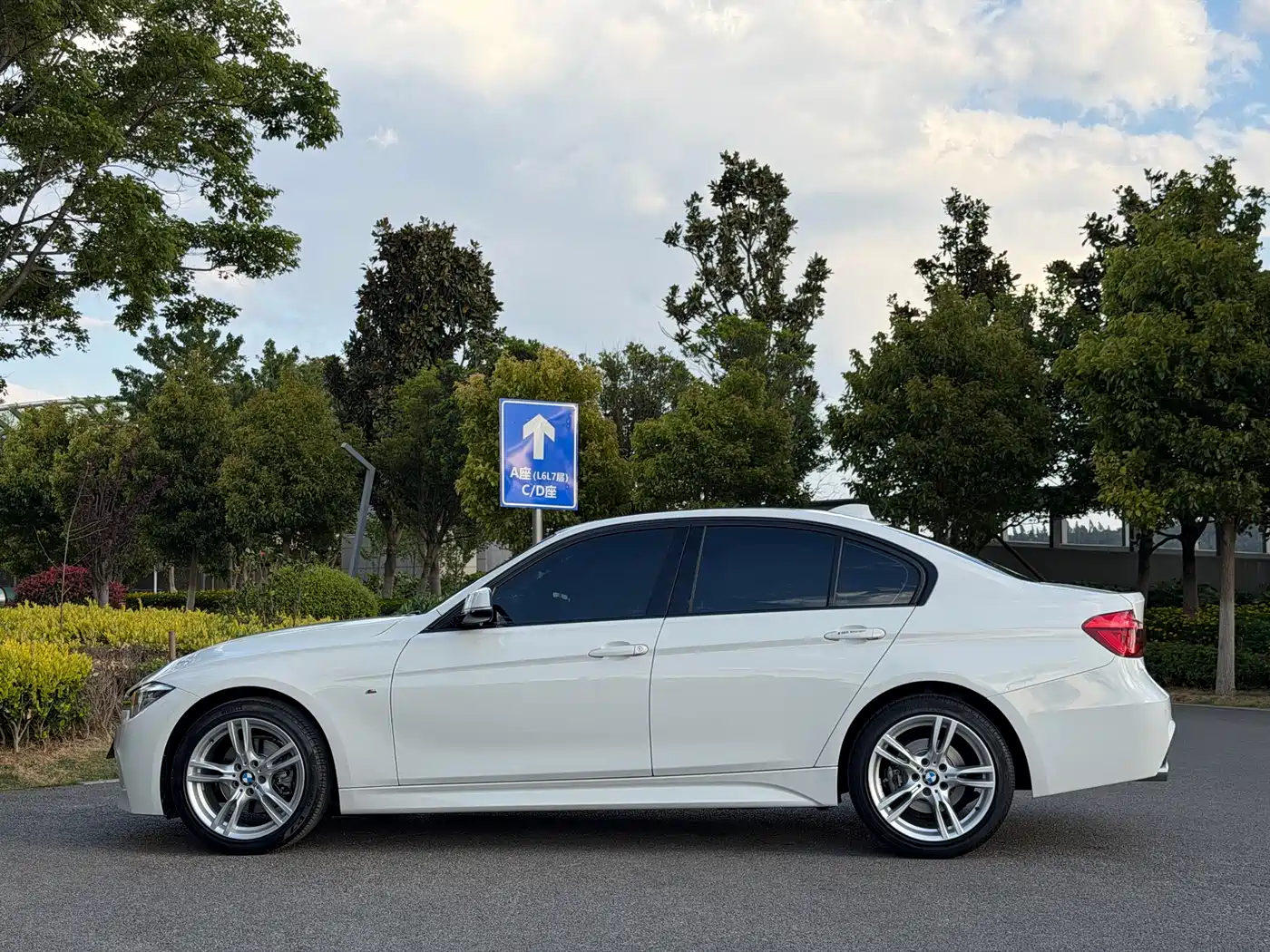 BMW 3 Series 2018 320i M Sport Package фото 4