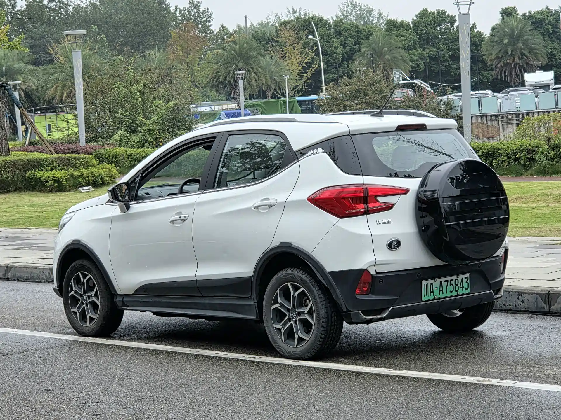 Фото 7 - BYD Yuan Pro