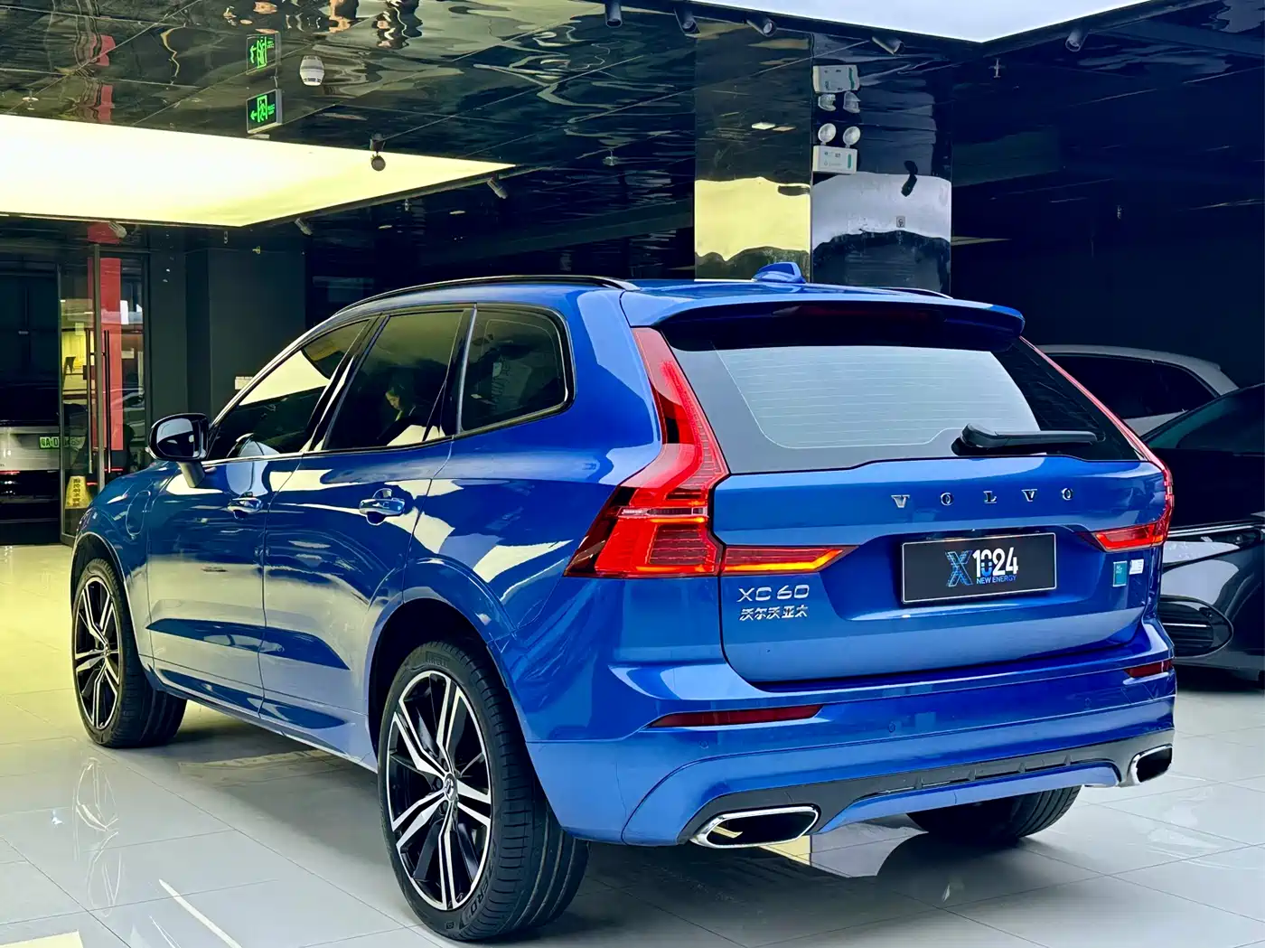 Volvo XC60 Plug-in Hybrid 2020 2021 T8 E-Drive Hybrid Inscription Sport