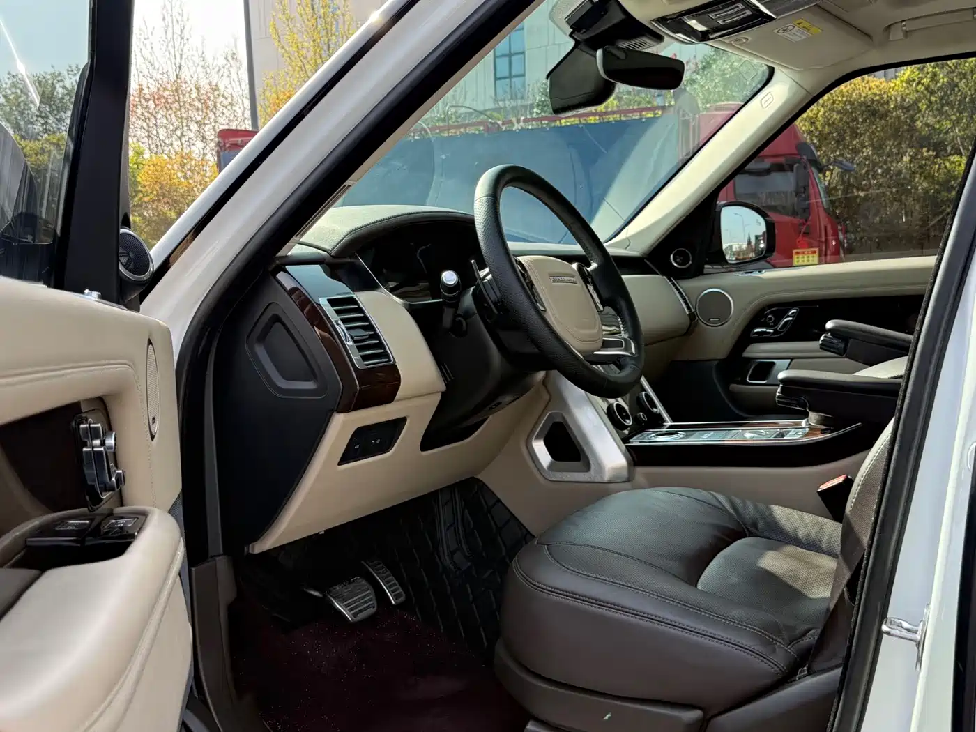 LAND ROVER RANGE ROVER