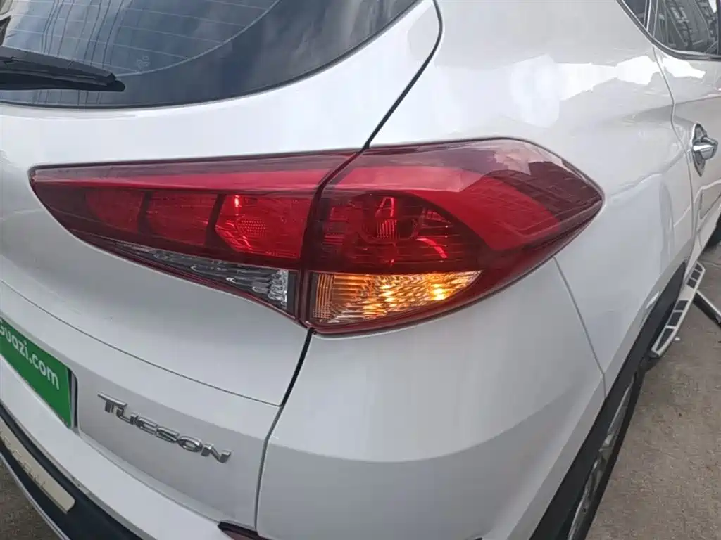 Hyundai Tucson 2015 1.6T Dual Clutch 2WD Smart фото 8