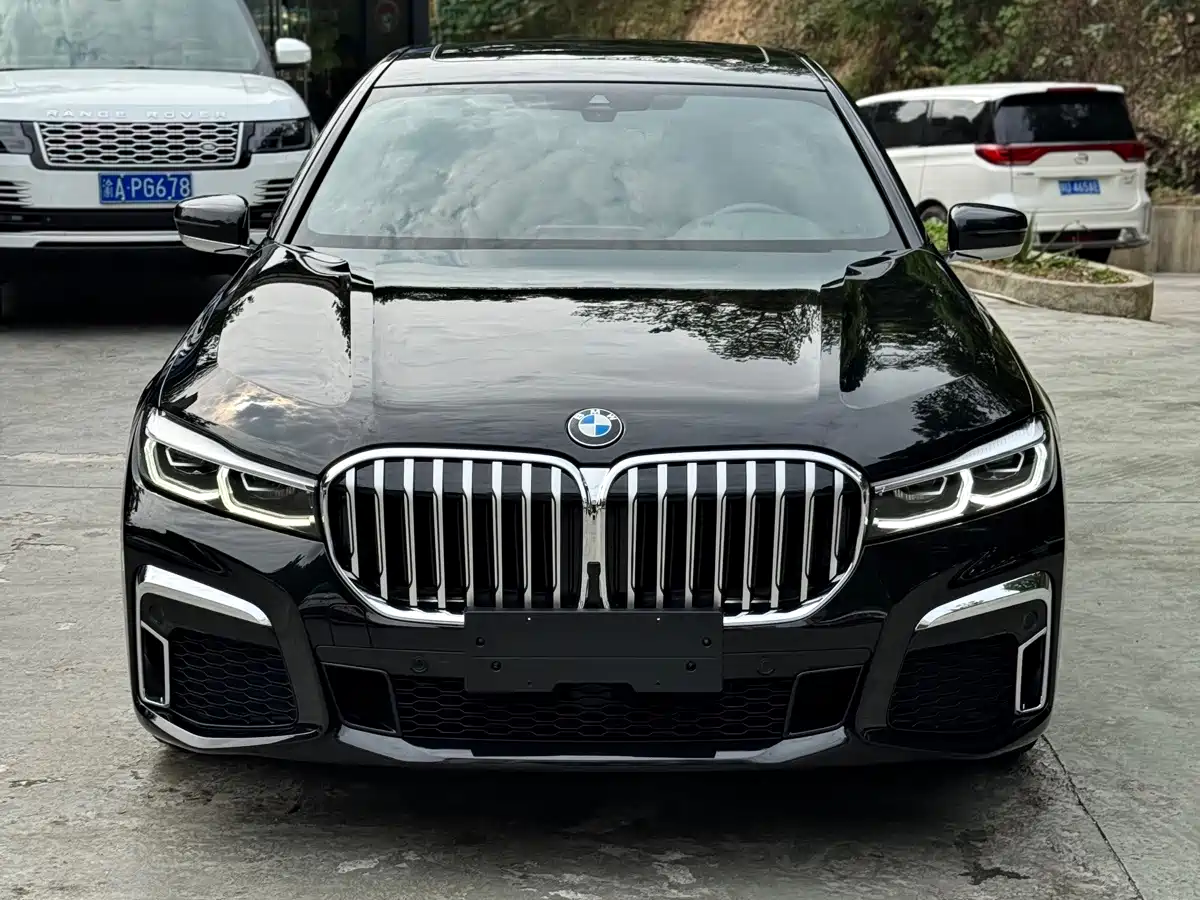 Photo 4 - BMW 7 Series