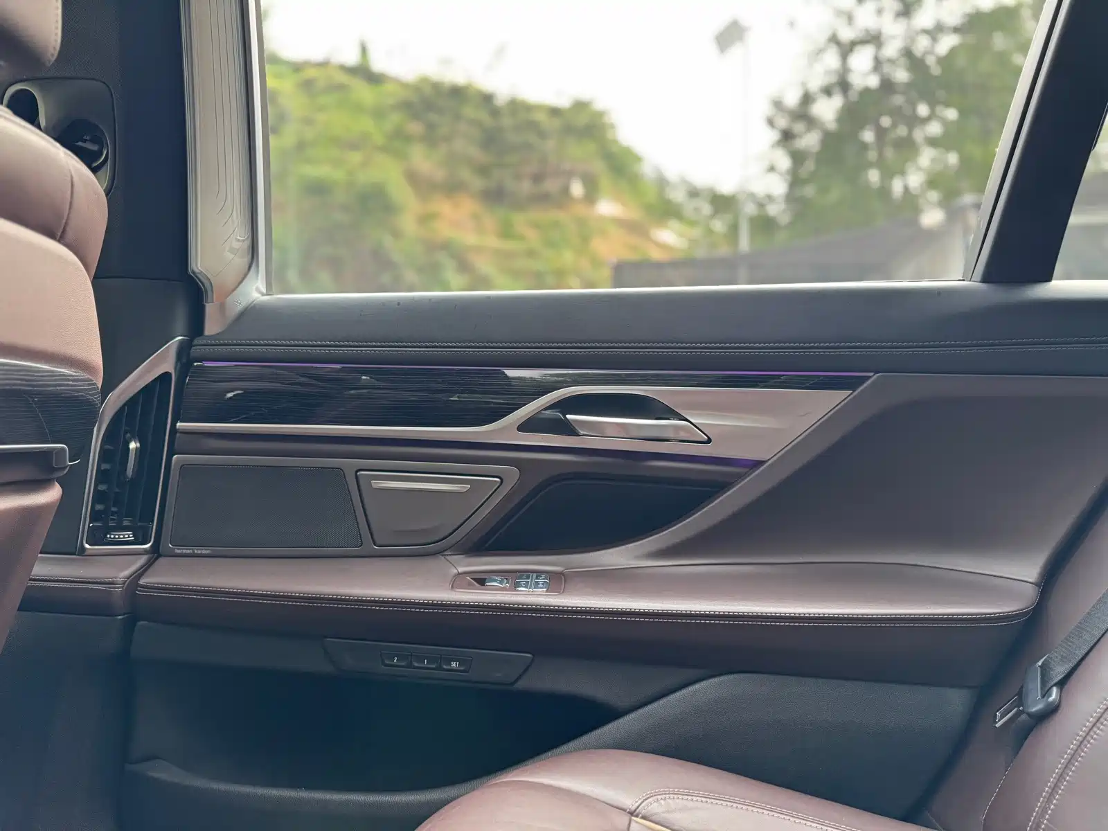 Photo 27 - BMW 7 Series