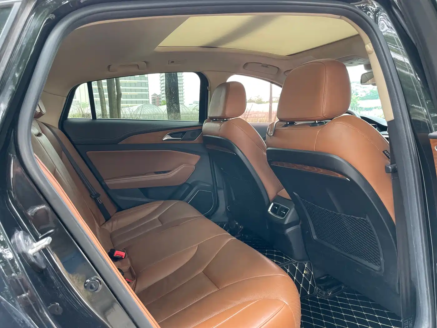 Hongqi H5 2018 Model 30TD Smart Connect Royal 60th Anniversary Edition фото 10