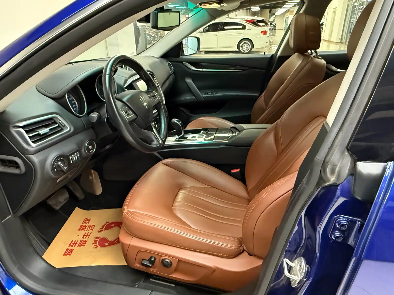 Photo 17 - Maserati Ghibli
