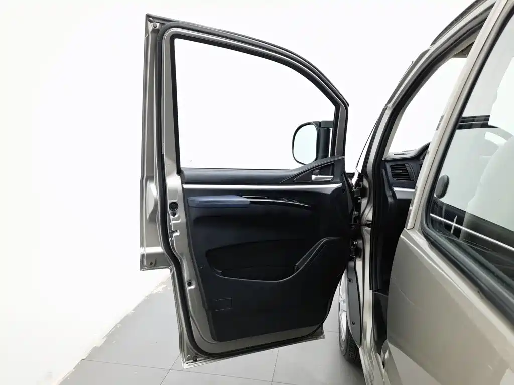 Dongfeng Fengxing Lingzhi 2026 2025 M5 1.6L Short Wheelbase Utility 7-seater