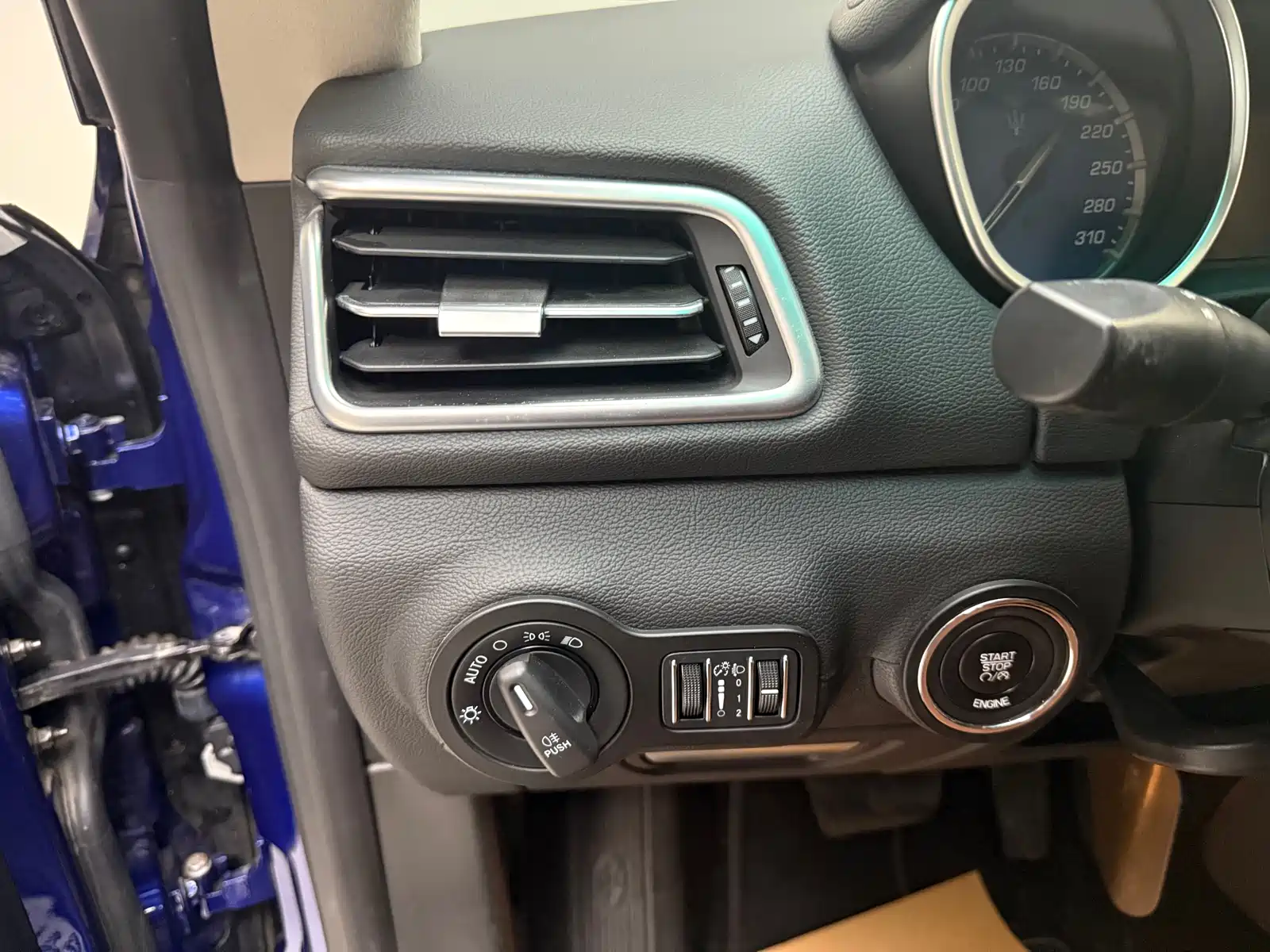 Photo 22 - Maserati Ghibli