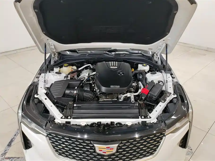 CADILLAC CT4