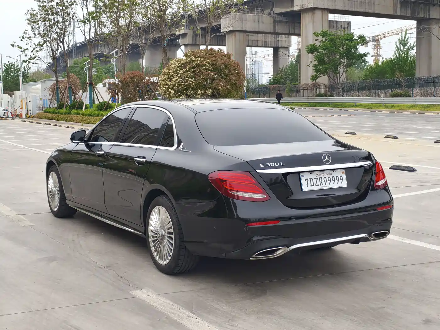 Mercedes-Benz E-Class 2019 E 300 L Sport Fashion фото 8