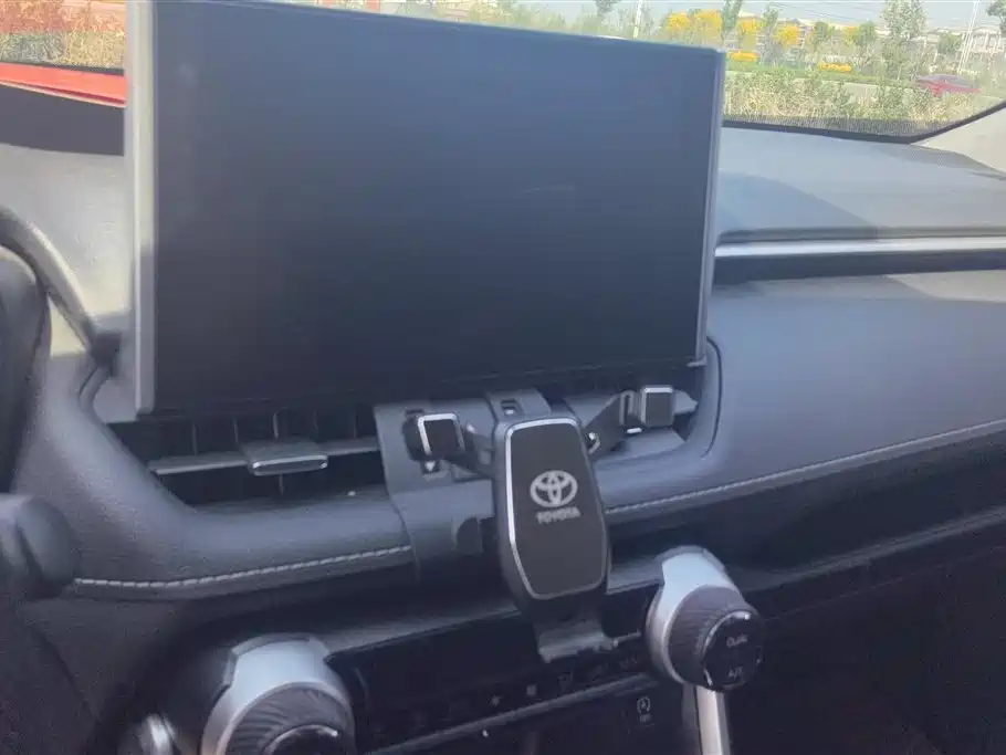 Toyota Wildlander 2021 2.0L CVT 2WD Luxury Edition фото 13