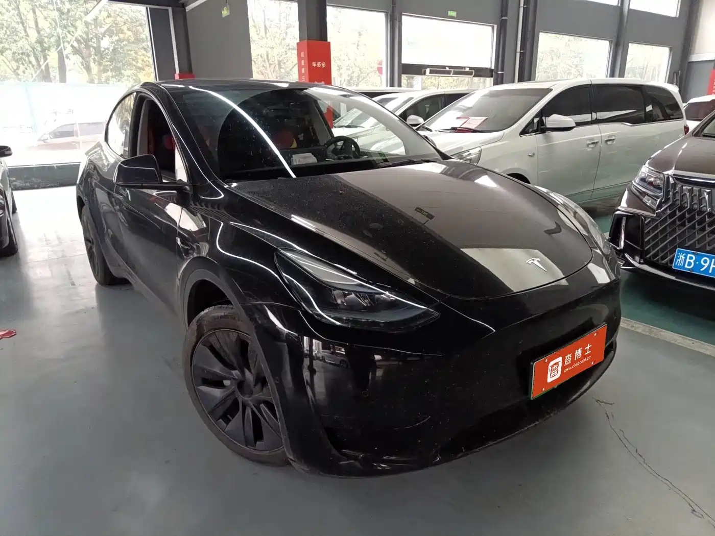 TESLA MODEL Y