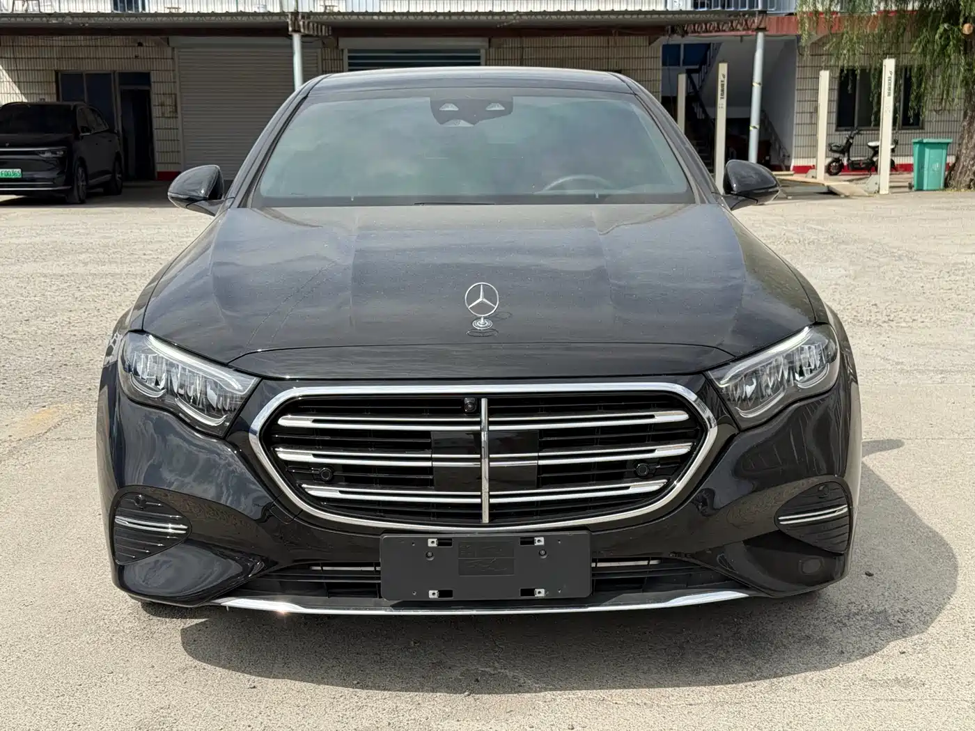 Mercedes-Benz E-Class 2024 Model E 300 L Luxury фото 2