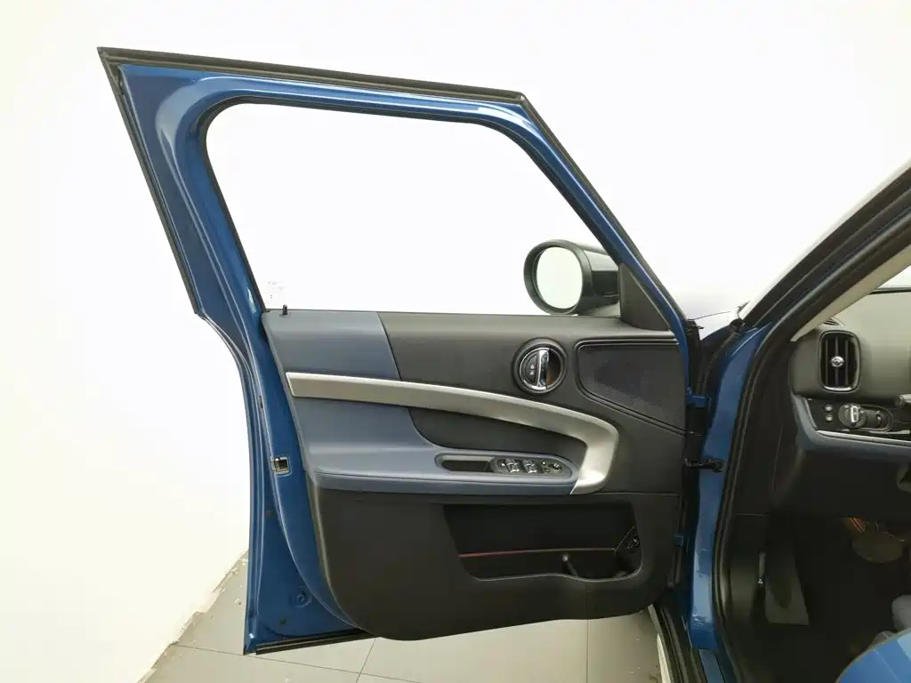 Фото 8 - MINI COUNTRYMAN