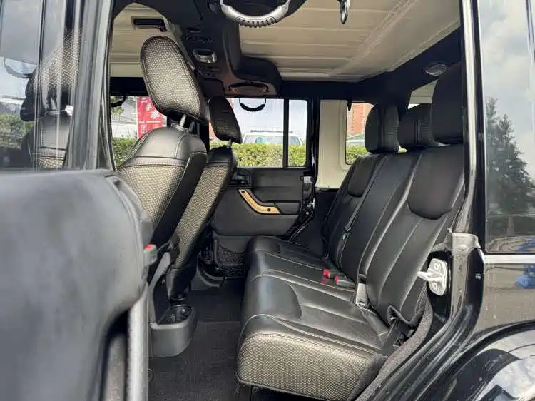Фото 6 - Jeep Wrangler