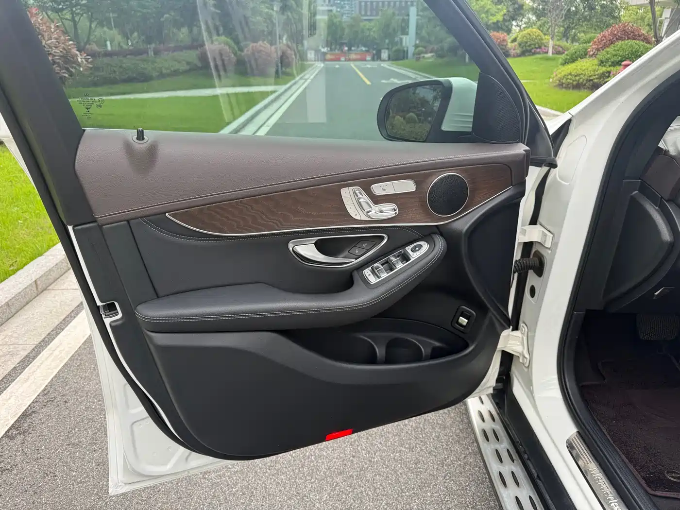 Mercedes-Benz GLC 2018 GLC 300 4MATIC Dynamic фото 9