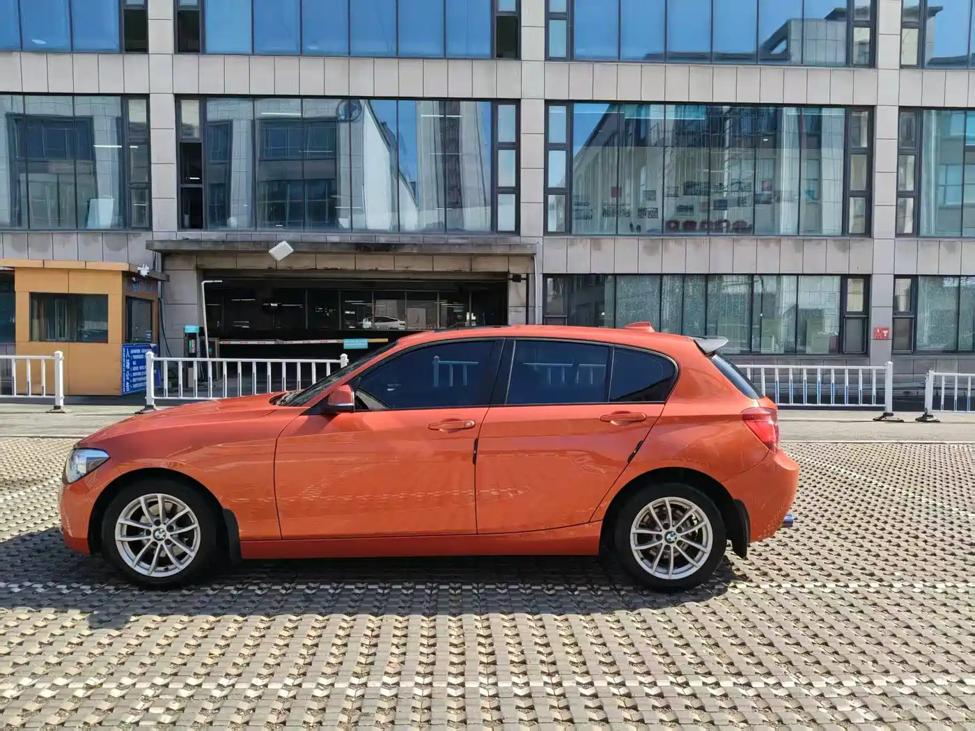 BMW 1 Series (Import) 2013 Facelift 118i Leading Model фото 4