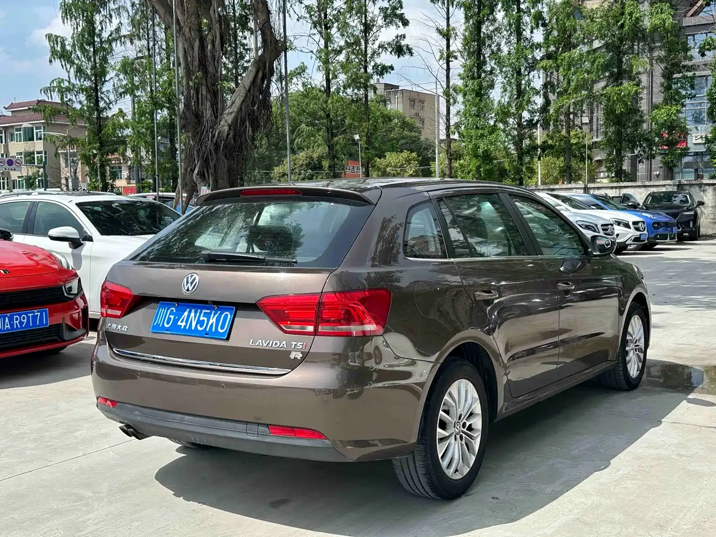 Volkswagen Lavida Tour 2013 1.4TSI Automatic Luxury фото 11