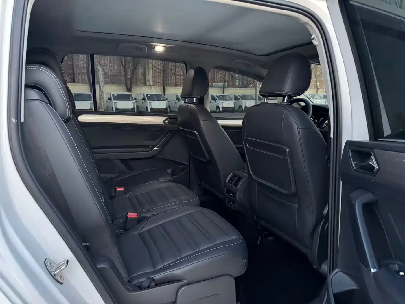 Volkswagen Touran 2018 Touran L 280TSI DSG Elegance 7-seater фото 12