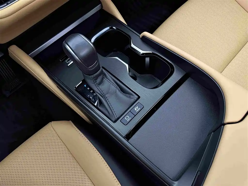 Lexus ES 2025 2025 300h Ultimate Edition