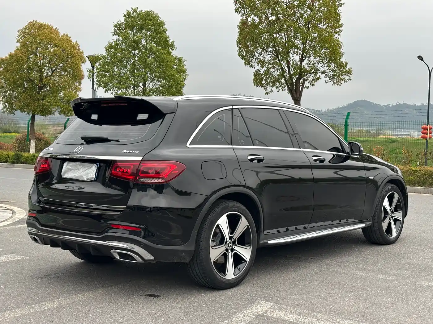 MERCEDES-BENZ GLC