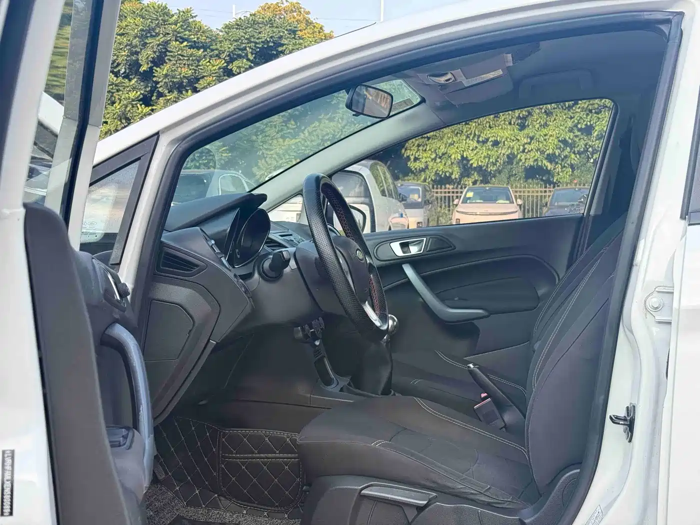Ford Fiesta 2014 2013 Hatchback 1.5L Manual Trend