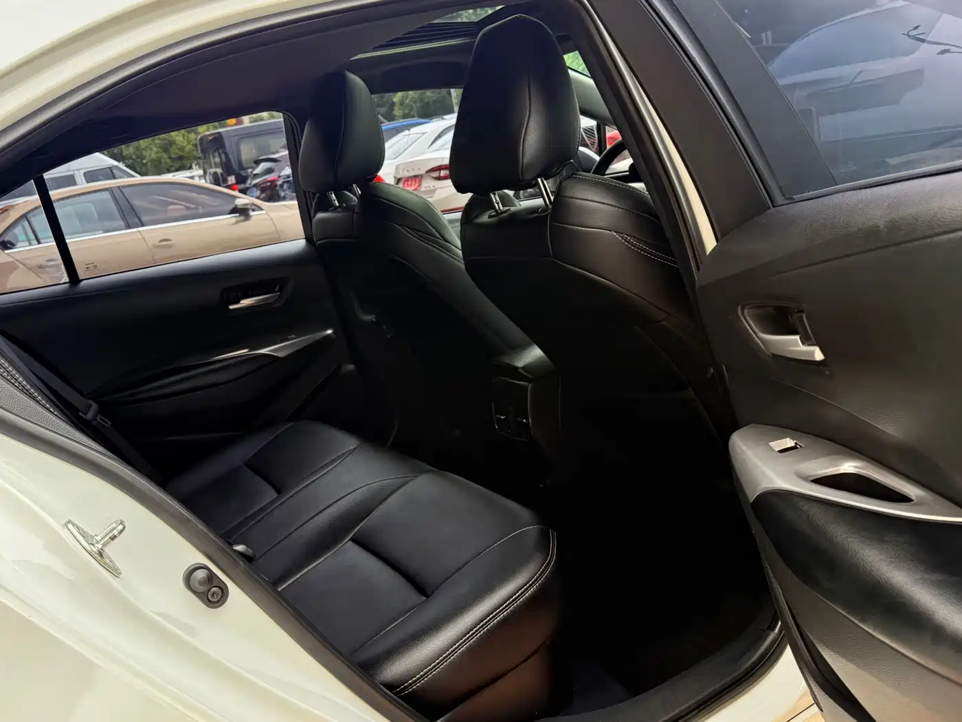 Toyota Levin 2022 Dual Engine 1.8H E-CVT Luxury Edition фото 12