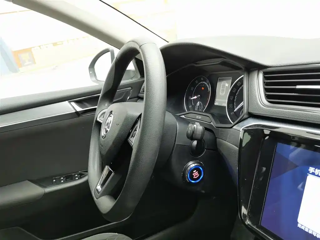 Škoda Superb 2019 TSI280 DSG Standard Edition фото 22
