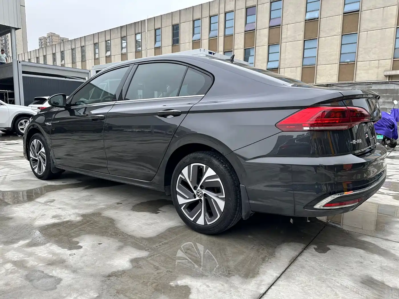 Volkswagen Bora 2023 280TSI DSG Prestige Edition фото 4