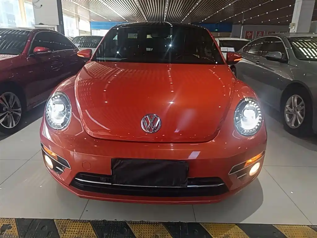 Volkswagen Beetle 2018 180TSI Trend Joy Edition фото 3