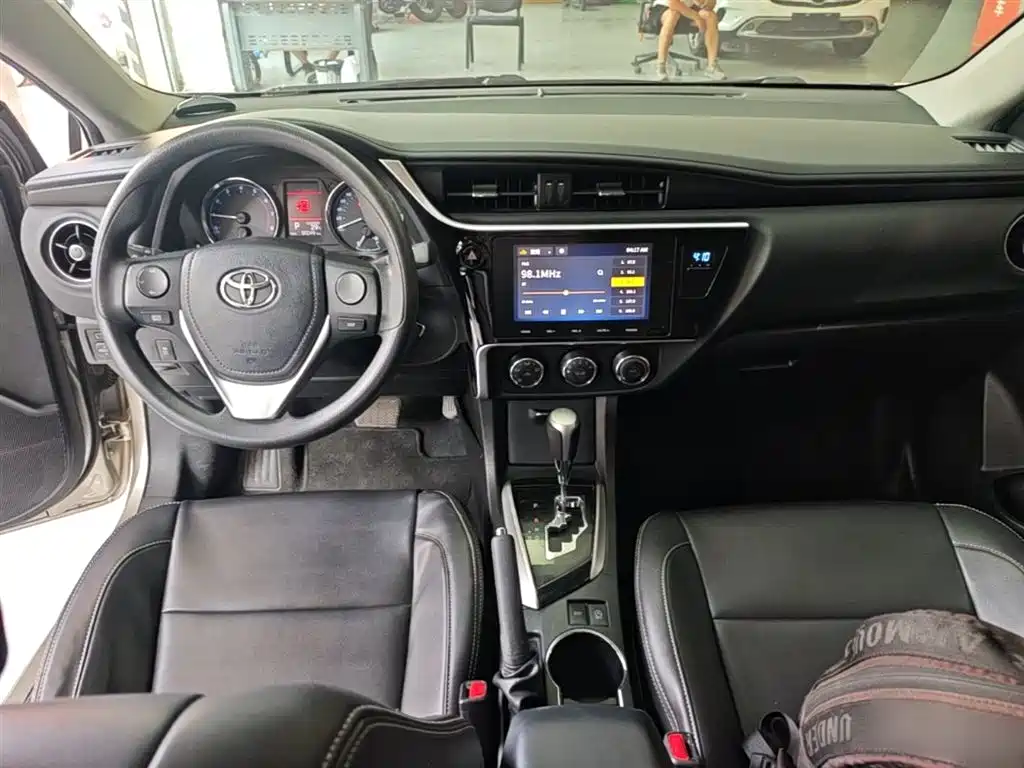 Toyota Corolla 2017 Facelift 1.2T S-CVT GL-i фото 10