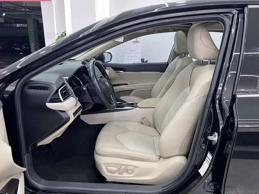 Toyota Camry 2021 2.0G Luxury Edition фото 9