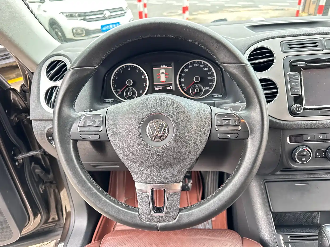 Volkswagen Tiguan 2013 1.8TSI Auto 4WD Luxury фото 16