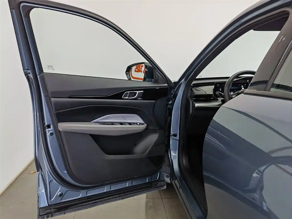 CHANGAN CHANGAN AUCHAN Z6