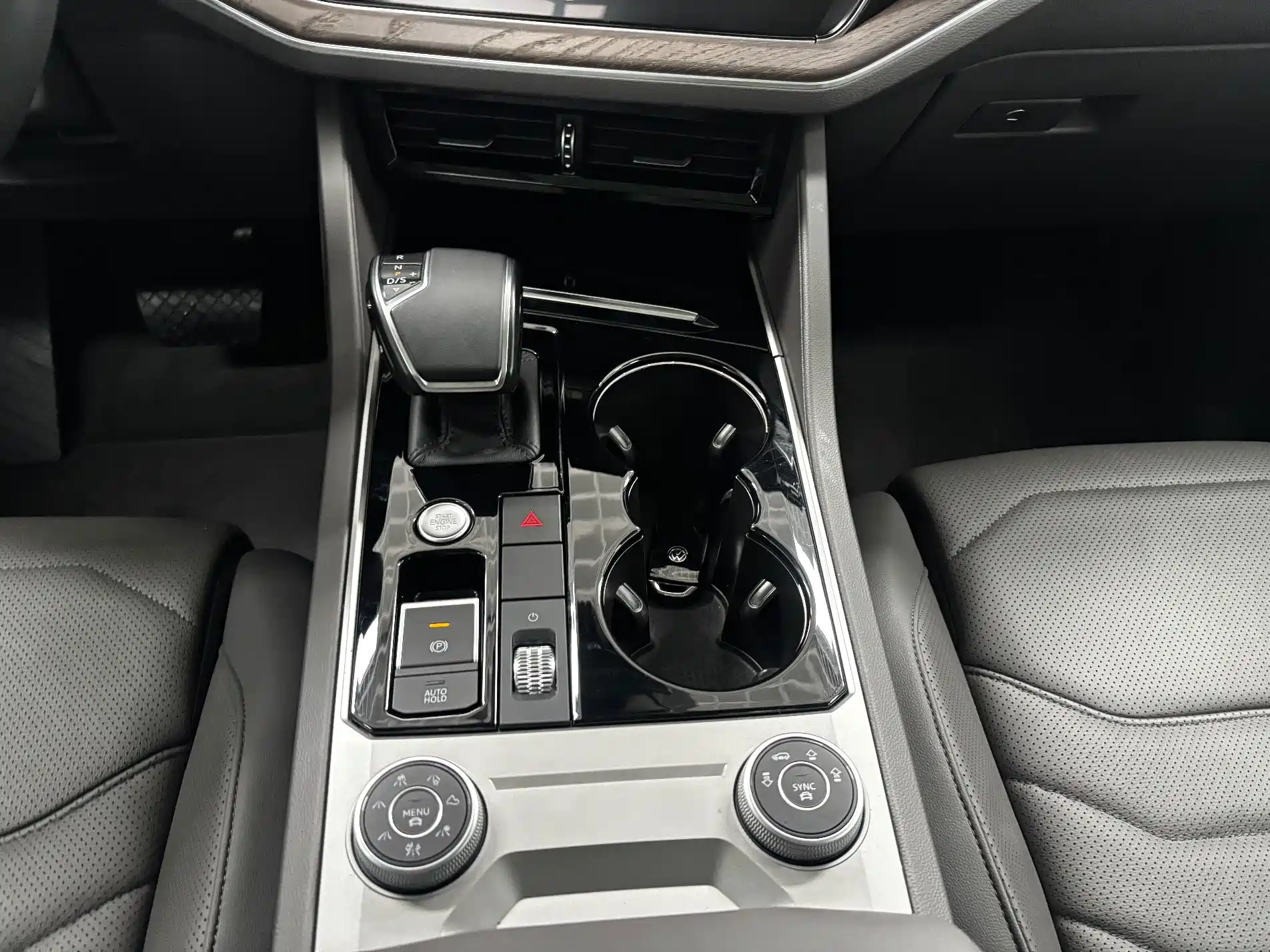 Фото 18 - Volkswagen Touareg