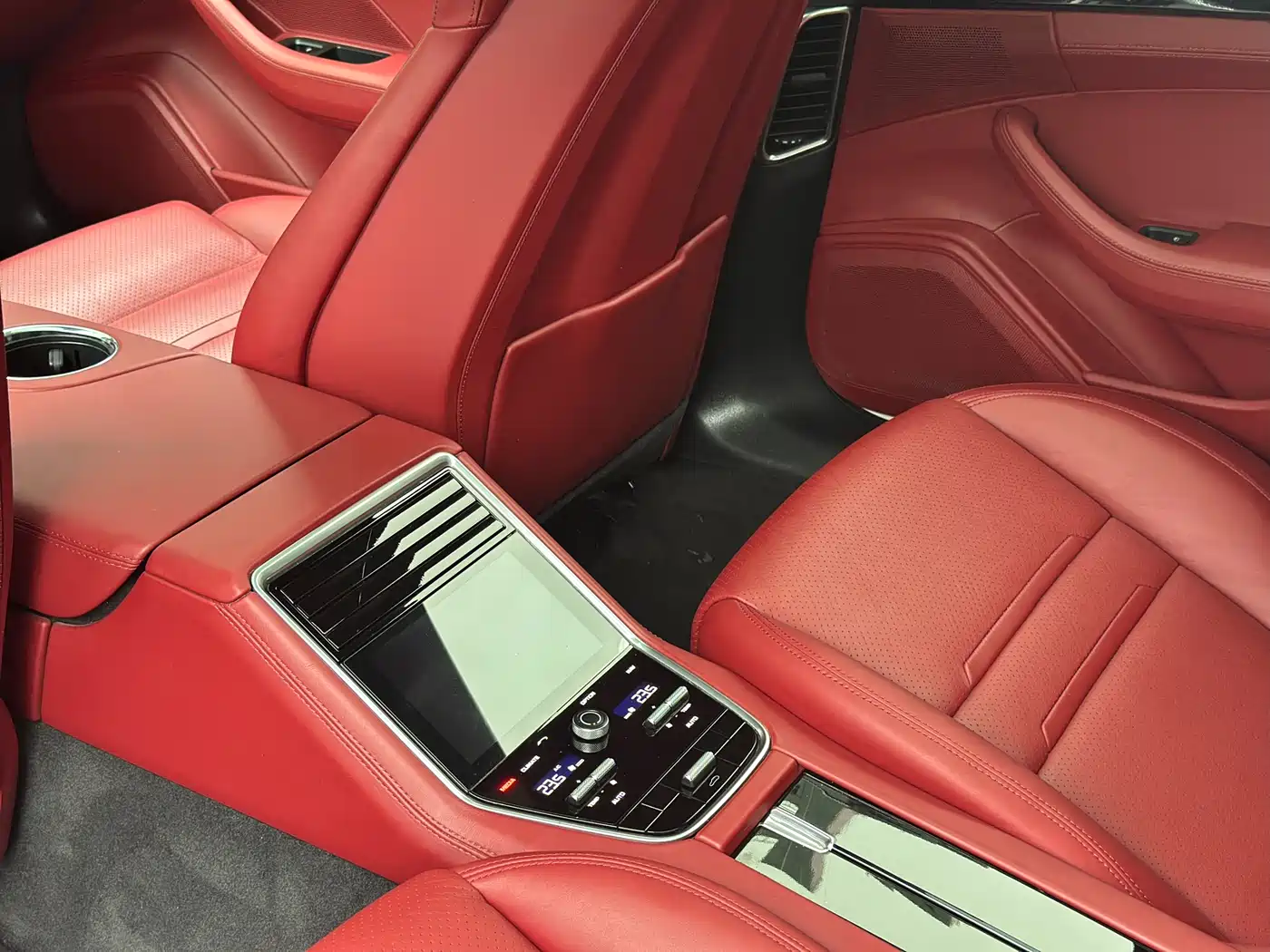 Porsche Panamera 2019 Panamera 2.9T фото 12