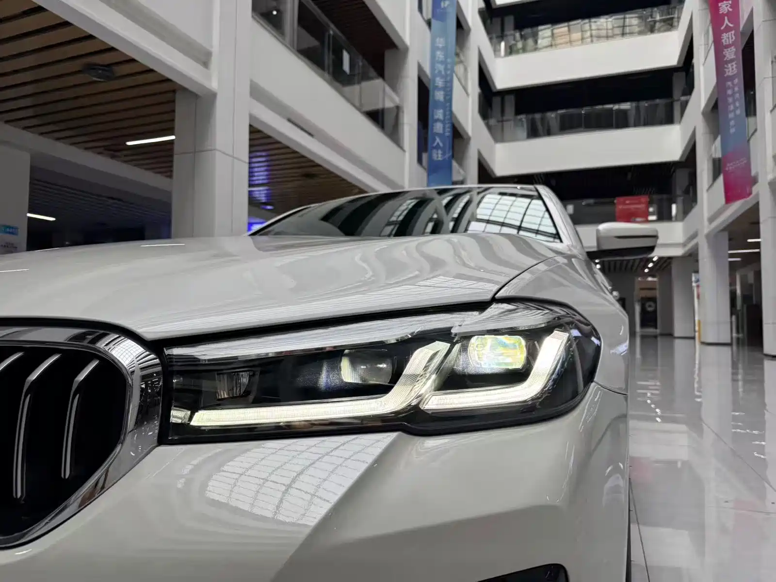Photo 21 - BMW 5 Series