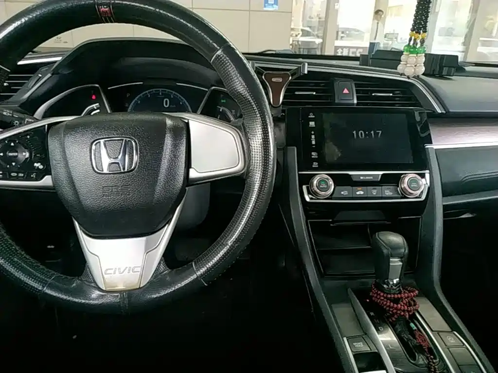 Фото 14 - Honda Civic
