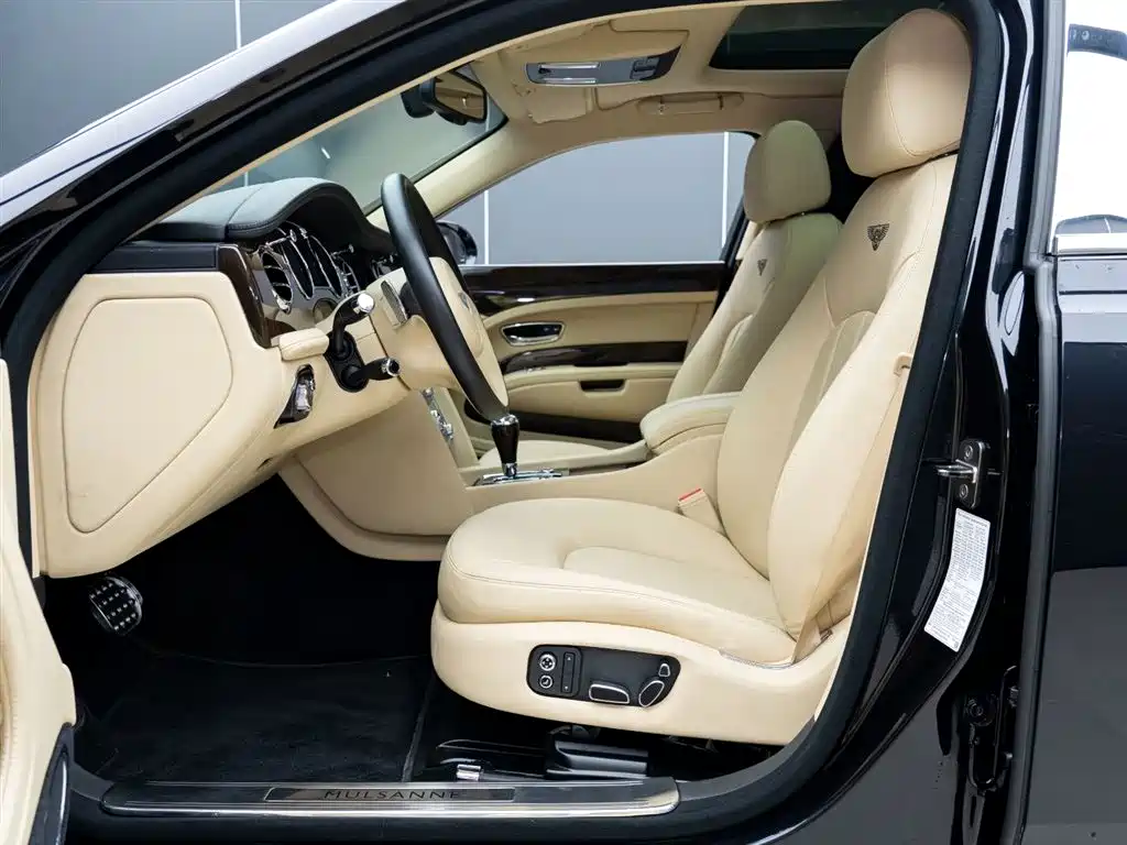 Bentley Mulsanne 2015 6.8T Standard Edition фото 9
