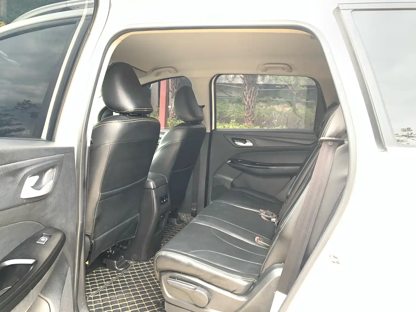 Baojun 730 2019 2019 1.5T CVT Fashion 7-Seater China V