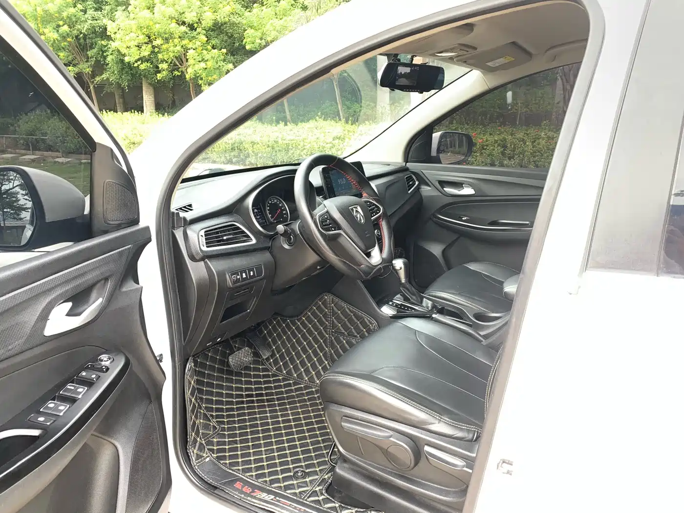 Baojun 730 2019 2019 1.5T CVT Fashion 7-Seater China V