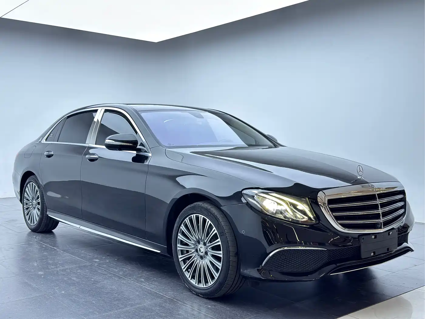 Mercedes-Benz E-Class 2020 E 300 L Fashion фото 3