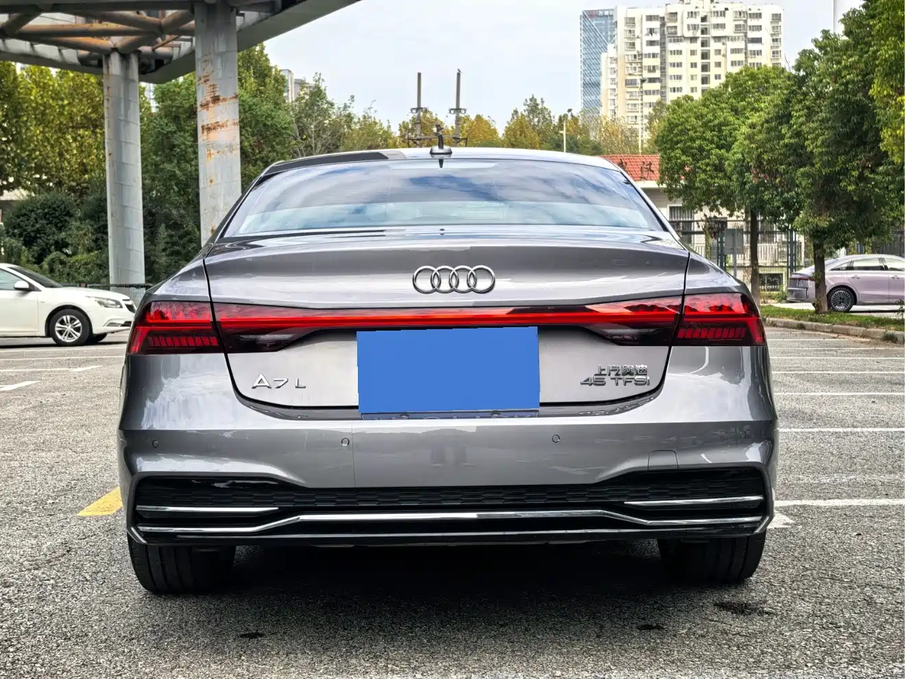 Photo 6 - Audi A7L