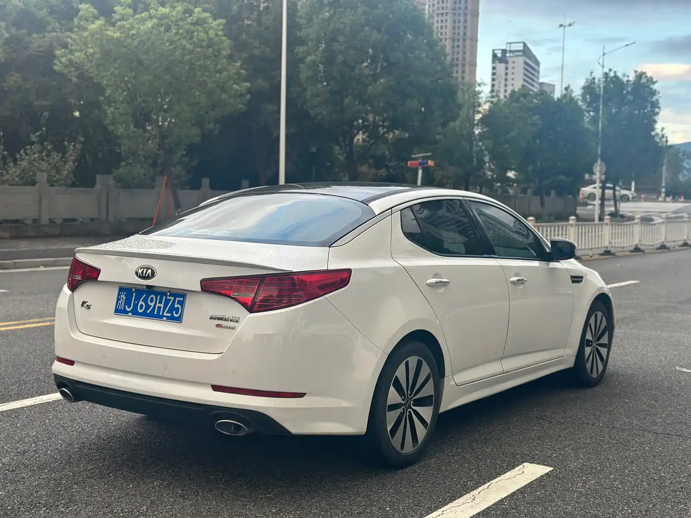 Kia K5 2012 2012 2.0L Automatic DLX