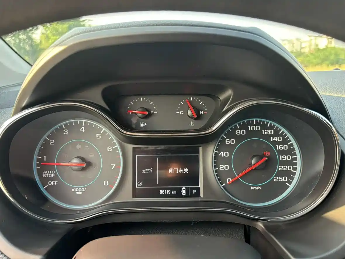 Chevrolet Cruze 2019 2018 Hatchback 320 Automatic Pioneer Sunroof Edition