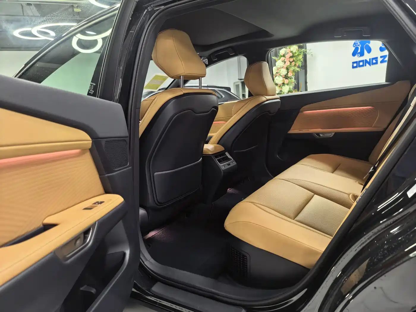 Lexus ES 2025 Model 300h Base Version фото 9