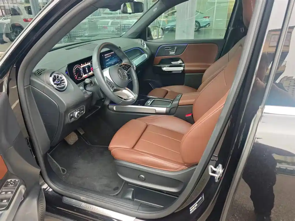 2025 Mercedes-Benz GLB