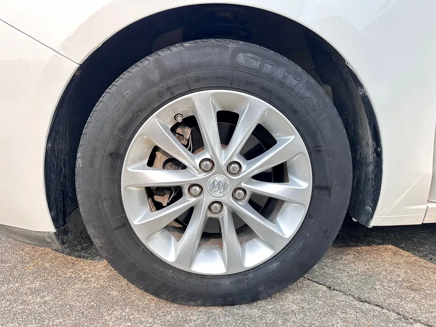 Photo 12 - Buick Excelle
